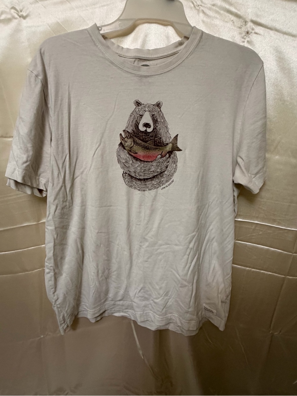 Life Is Good Men's Cream Graphic Bear Holding Fish Tee